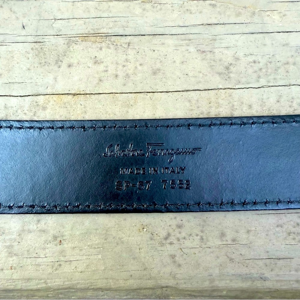 Salvatore Ferragamo silver buckle black leather belt - Picture 8 of 12